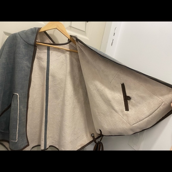 Hooded and Reversible Poncho Cape - Picture 8 of 9